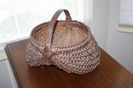 Over 100 year old egg basket from Aud, Missouri