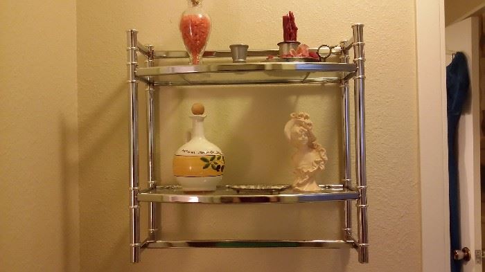 Wall shelf with glass shelves