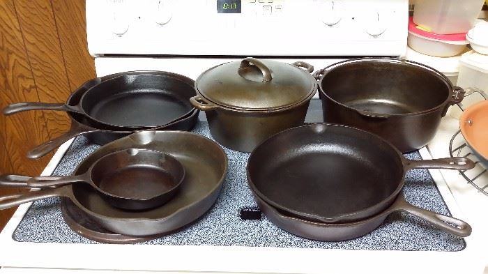 Several pieces of nice cast iron frying pans & dutch ovens