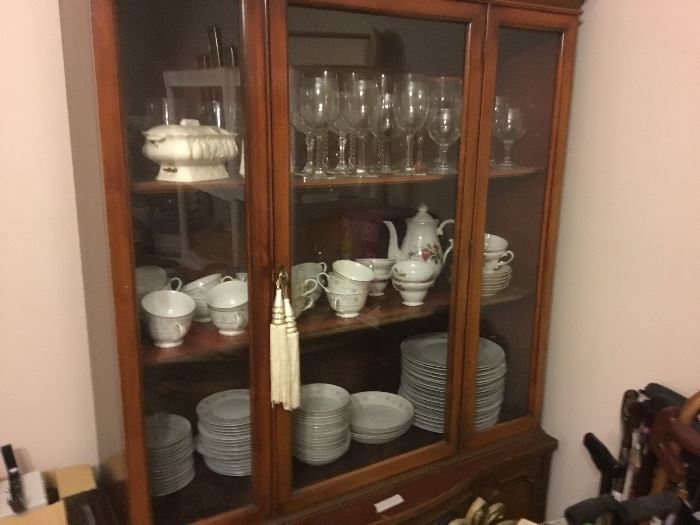 China & glass items in China cabinet 