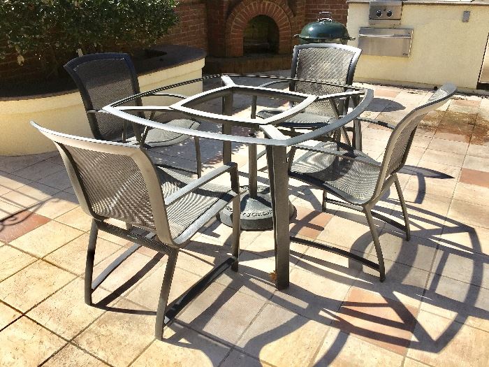 Brown Jordan outdoor table and chairs (glass needs to be replaced)