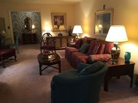 Almost new  Fairfield living room sofa, double-cushioned back with throw pillows. Lane maghony coffee table and 2 end tables; beautiful matching oriental motif lamps; Lane spider back chair and beautiful custom-covered teal chair.