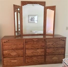 Oak SW Triple Dresser w/ Mirror