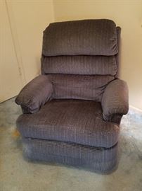 Recliner looks to be never sat upon