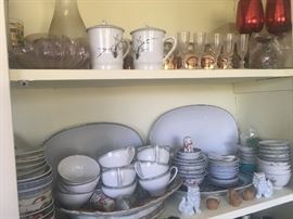 •	Like new Lenox fine china set