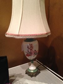 Lovely medium sized lamp