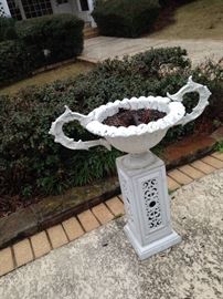 Trophy cup style planter