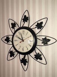 Vintage United Clock Co. kitchen wall clock