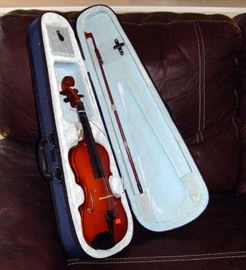 Andre Breton, Student Violin, Bow, Hard Case