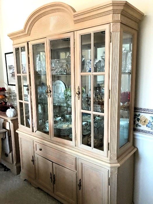 DENTON Furniture, Collectibles, Glassware,... starts on 3/1/2018