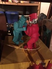 Remember Rock'em Sock'em Robots?! Need a little tlc, but a neat find.