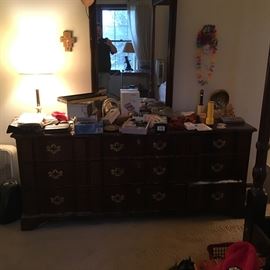 Again, I apologize for the poor lighting, but this piece is a wonderful Henredon woman's mirrored dresser.