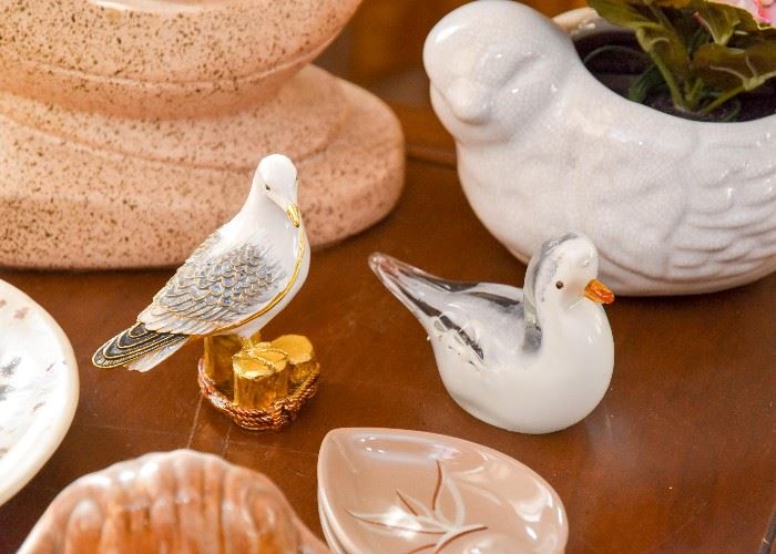 Sea Gull Figurine, Art Glass Bird Figurine
