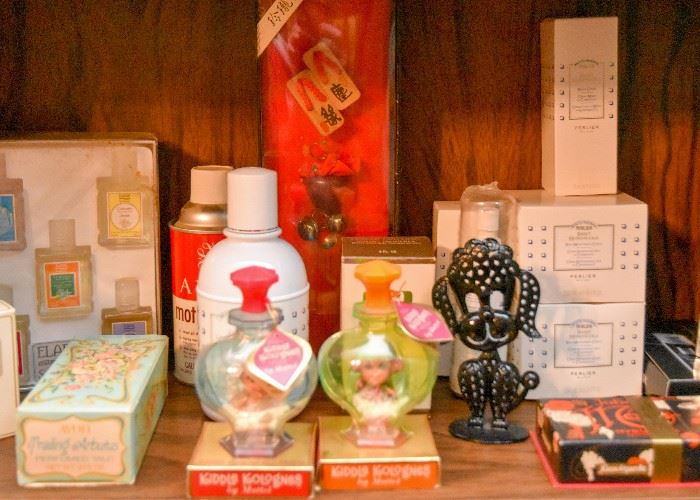 Perfumes & Vanity Items, Poodle Earring Holder