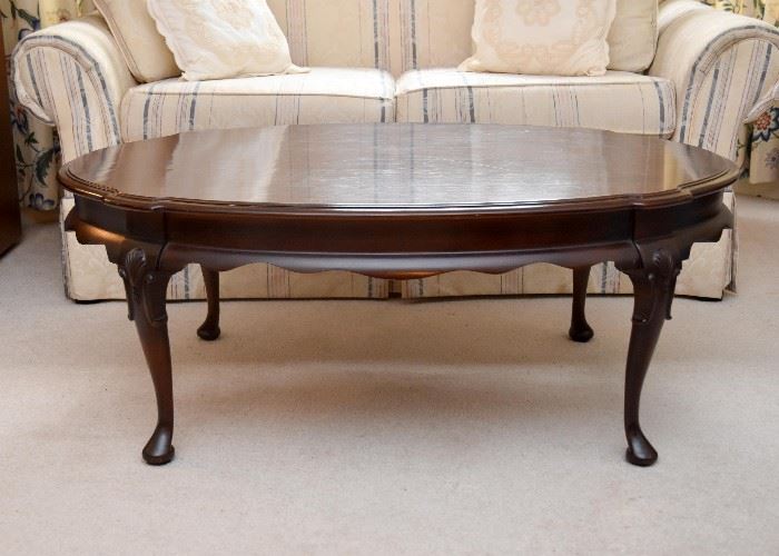 Oval Mahogany Cocktail / Coffee Table 