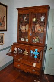 Kentucky Secretary - circa 1800, original brasses - documentation available