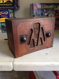 Another vintage radio