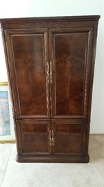 Villa Borghese by Henredon 34.25" X 64" 