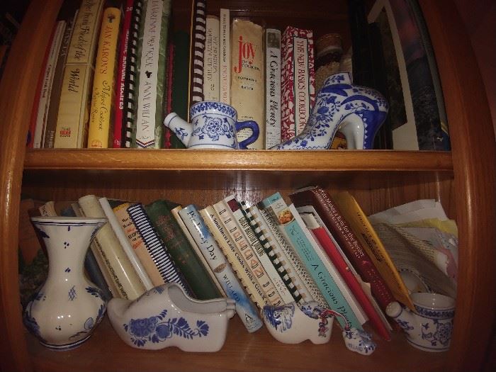 books blue white porcelain