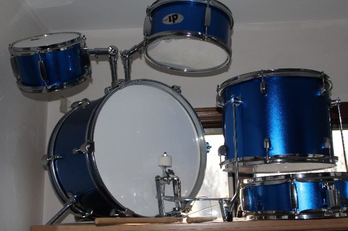 1 of two kids drum sets