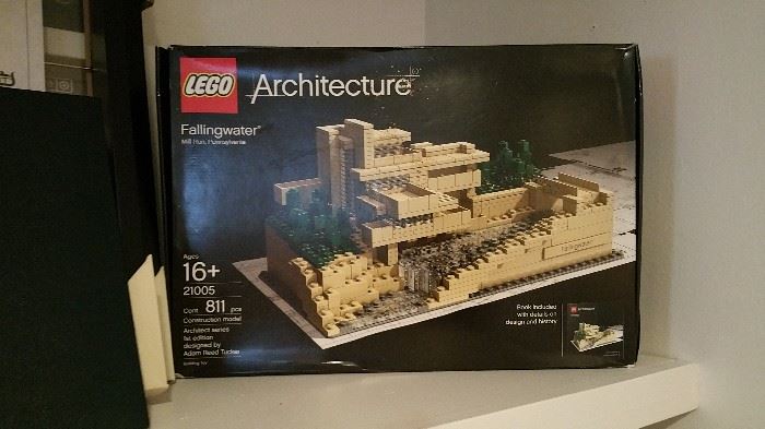 LEGO Architecture model, 21005 - RETIRED, unsure if complete,  but my guess is that it is - Fallingwater - Frank Lloyd Wright
