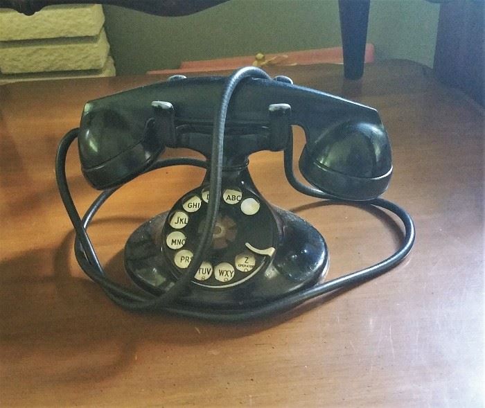 nice 1940's dial desk phone