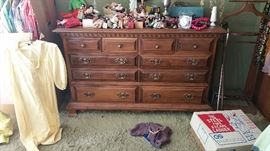 nice contemporary 8 drawer dresser - used with oval mirror