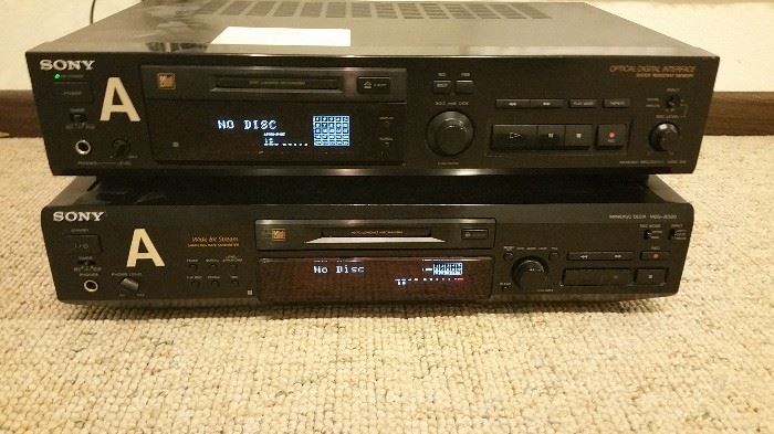 Sony optical digital interface and Sony minidisc deck - MDS JE-520