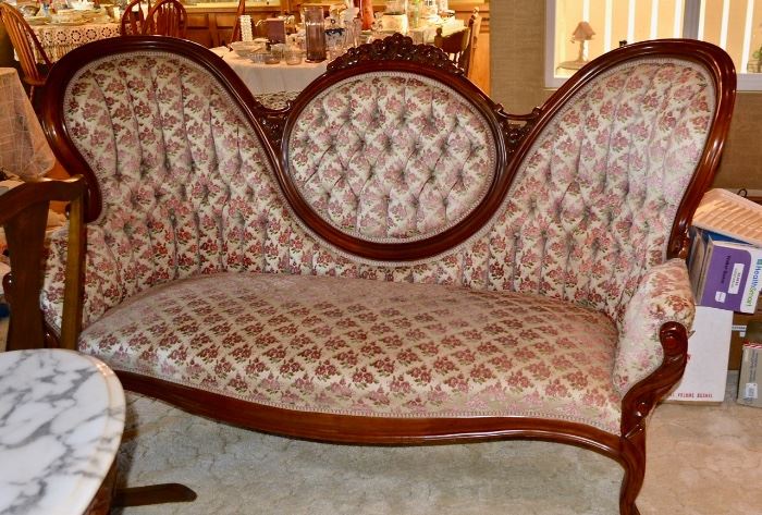 Outstanding Ovalback Sofa