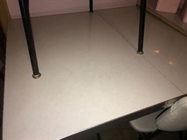 Formica vintage kitchen table 