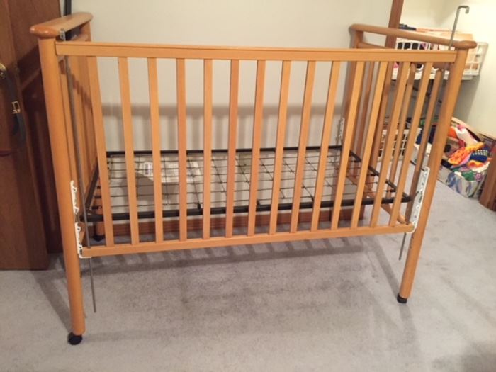 crib (only missing the mattress)