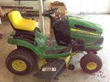 John Deer riding Lawn Mower (LIKE NEW !!!)