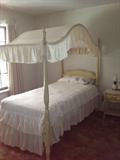 Great ANTIQUE CANOPY bed !!!!