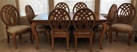 Beautiful Dining Table w 2 Leaves, 6 Side Chairs 2 Arm Chairs