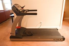 TRUE PS800 Treadmill