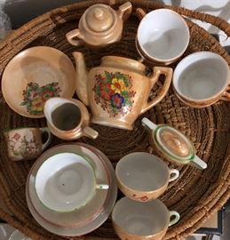 Vtg Child's Tea Set