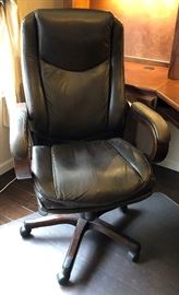 Avis Executive Office Chair Roasted Chestnut