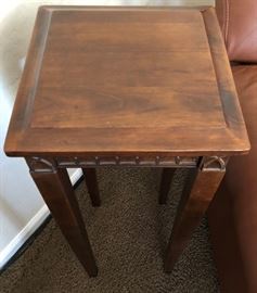 Decorative Edged Wood Table/Pot Stand