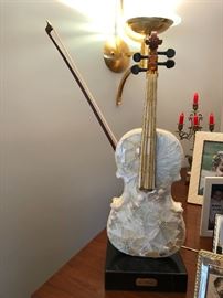 An exceptional piece of art a violin by Ety Meyer. A copy was sold in Vienna.