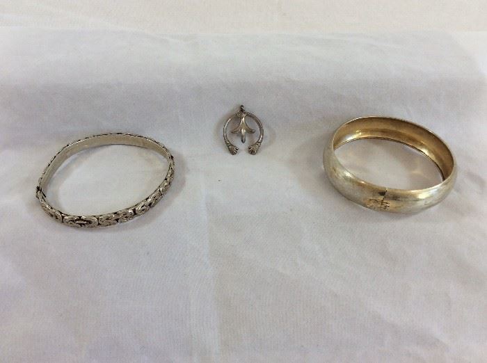 Silver bracelets and silver pendant