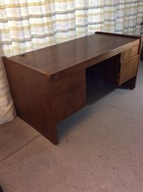 5-drawer solid wood office desk - impressive