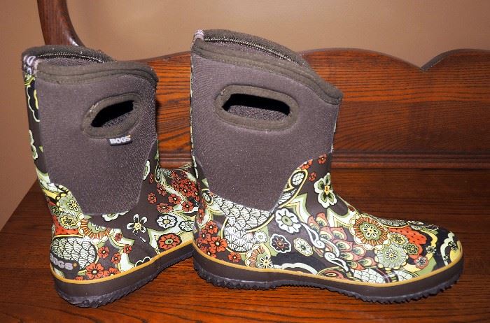 Bogs Classic Mid Rise Womens Rubber Winter Water Snow Rain Boots, Size 9, In Ariat Box, Appears New