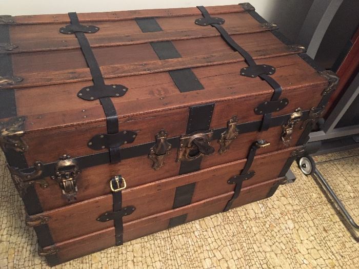 Fully restored Steamer Trunk in excellent condition