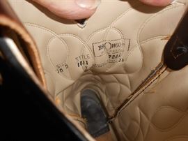 Size 10  Bronco brand