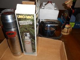 Uno-vac thermos