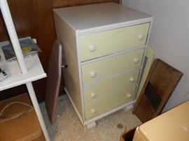 Chest of drawers 