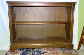 Wooden adjustable shelf