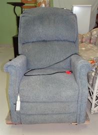 Electric lift recliner chair