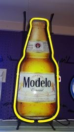 Neon- Modelo Beer Sign- Works!