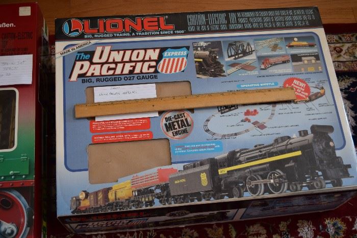Lionel Union Pacific Express 027 Train Set